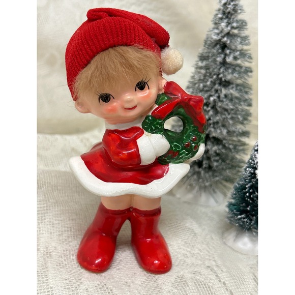 Vintage Christmas Napco Ware Girl Figurine Ceramic Wreath Holiday Decoration - Picture 1 of 7
